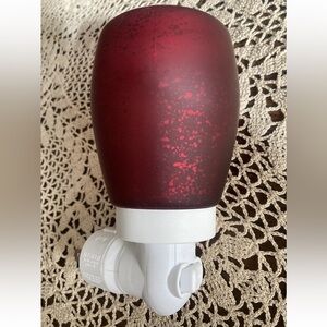 SCENTSY Cranberry Glass Glitter Wall Plug-In Mini Wax Warmer Night Light in Box